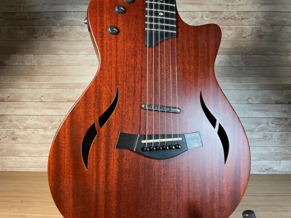 Taylor T5z Classic Acoustic Hybrid Mahogany
