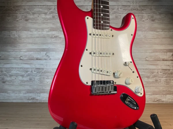 12Fender USA Standard Stratocaster 1992 Fender USA Standard Stratocaster 1992