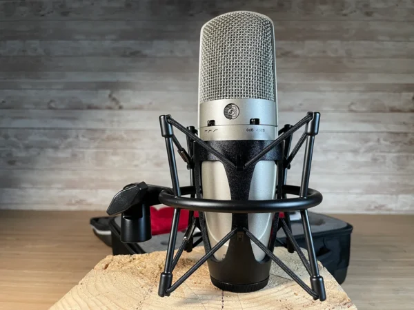 Shure KSM32 Cardioid Condensor Microphone