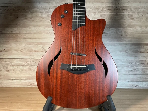Taylor T5z Classic Acoustic Hybrid Mahogany