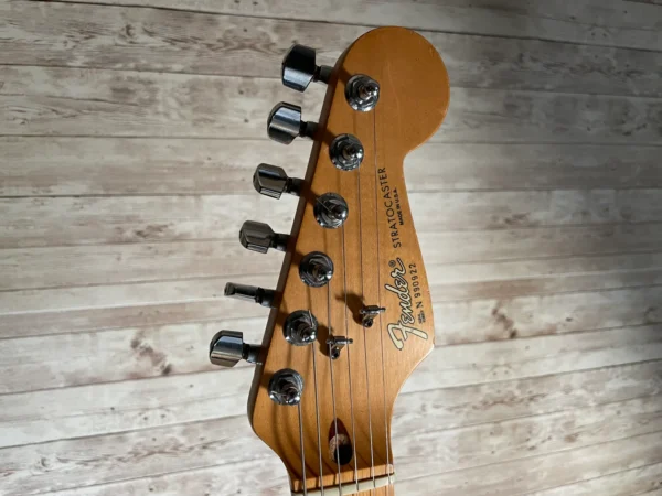 3Fender USA Standard Stratocaster 1990 Sunburst Used Fender USA Standard Stratocaster 1990 Sunburst Used