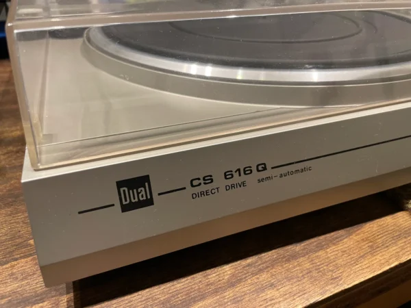 4Dual CS616Q Direct Drive Turntable Dual CS616Q Direct Drive Turntable