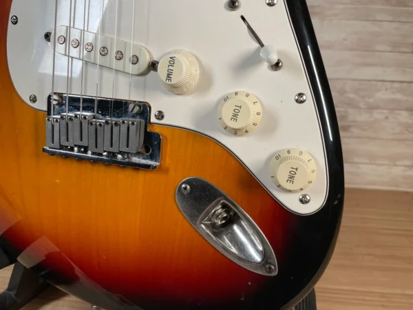 57Fender USA Standard Stratocaster 1990 Sunburst Used Fender USA Standard Stratocaster 1990 Sunburst Used