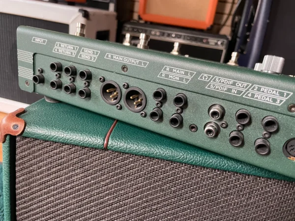 Kemper Profiler Stage Modelling Floorboard + Kemper Power Kabinet