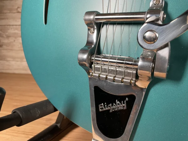 6Reverend Tricky Gomez Limited Edition Hollowbody Used Reverend Tricky Gomez Limited Edition Hollowbody Used