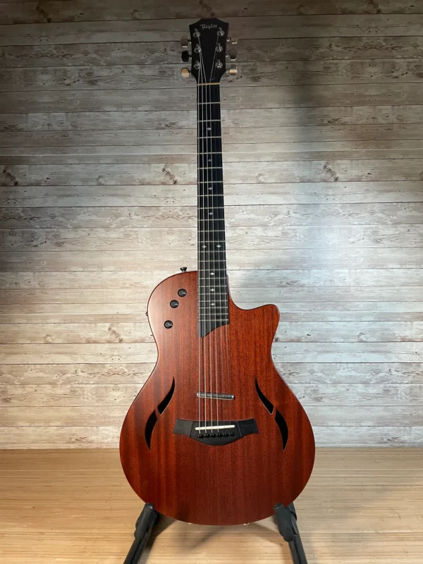 Taylor T5z Classic Acoustic Hybrid Mahogany