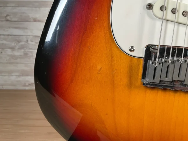97Fender USA Standard Stratocaster 1990 Sunburst Used Fender USA Standard Stratocaster 1990 Sunburst Used