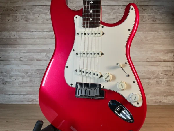 9Fender USA Standard Stratocaster 1992 Fender USA Standard Stratocaster 1992