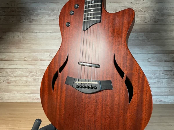Taylor T5z Classic Acoustic Hybrid Mahogany