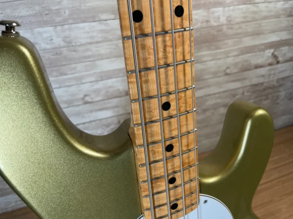 Ernie Ball Classic Stingray 4 El Dorado Gold Used