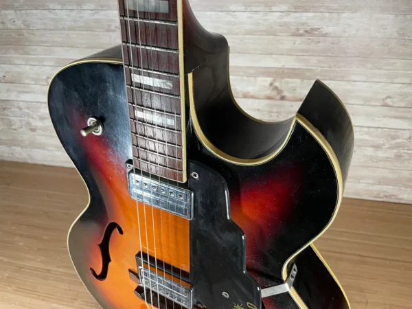 Guild CE-100D Hollow Body 1968 Used222 Guild CE-100D Hollow Body 1968