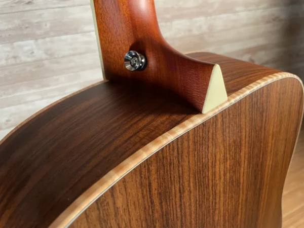 Larrivee D-04 Performer Series Rosewood Used3 Larrivee D-04 Performer Series Rosewood Used