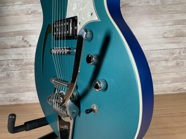 Reverend Tricky Gomez Limited Edition Hollowbody Used4 Reverend Tricky Gomez Limited Edition Hollowbody Used