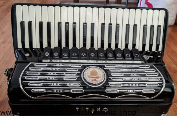 Titano Cosmopolitan Hand Made CATRARO Reeds