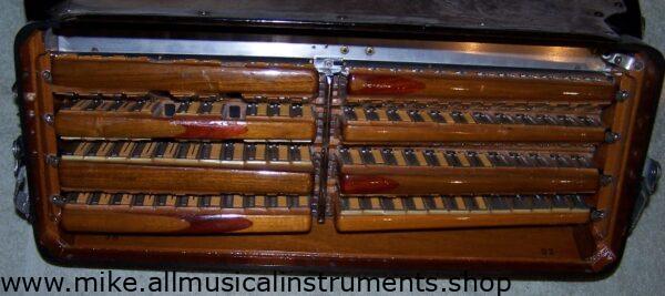 Titano Cosmopolitan SN 17648 - 44 keys CATRARO Reeds12 Titano Cosmopolitan SN 17648 - 44 keys CATRARO Reeds