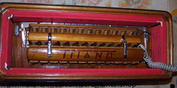 Titano Cosmopolitan SN 17648 - 44 keys CATRARO Reeds432 Titano Cosmopolitan SN 17648 - 44 keys CATRARO Reeds