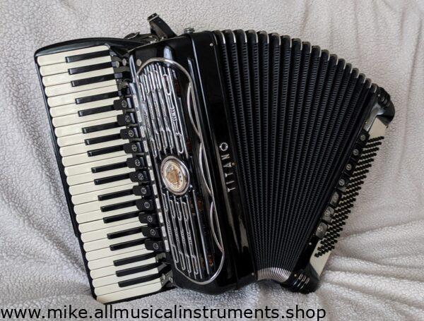 Titano Cosmopolitan SN 17648 - 44 keys CATRARO Reeds65 Titano Cosmopolitan SN 17648 - 44 keys CATRARO Reeds