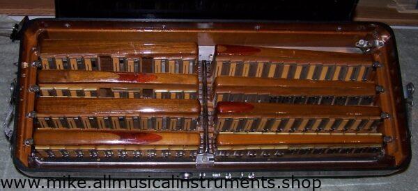 Titano Cosmopolitan SN 17648 - 44 keys CATRARO Reeds7 Titano Cosmopolitan SN 17648 - 44 keys CATRARO Reeds