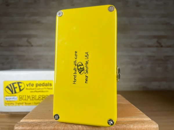 Cool! Sought-after device which does a Slow-gear-style auto swell effect using an optical compressor, so can be used to accomplish both effects. Unique and rare. Includes original box.
