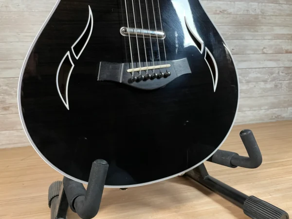 Taylor T5z Pro Thinline Acoustic/Electric Used