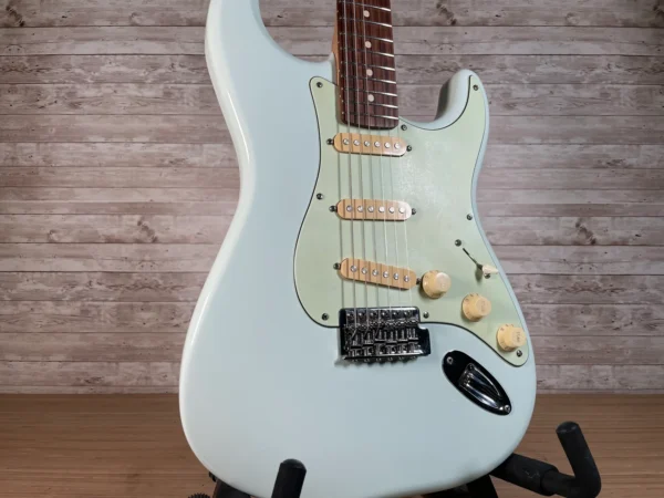 Boutique Custom Parts Stratocaster Sonic Blue