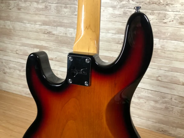 Line 6 Variax 700 Bass + XPS DI Used