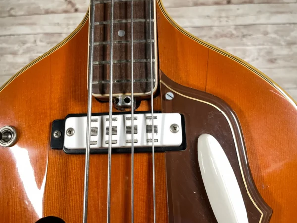 6Eko 995 Violin Bass 1960s 6 Eko 995 Violin Bass 1960s