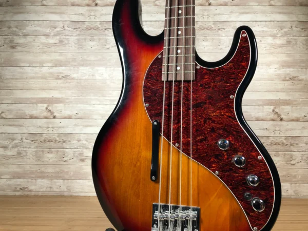 Line 6 Variax 700 Bass + XPS DI Used