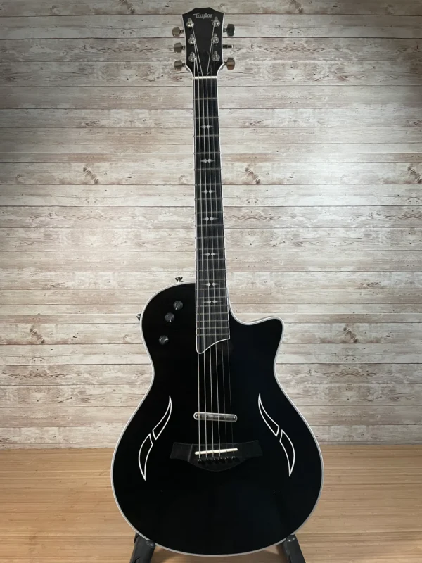 Taylor T5z Pro Thinline Acoustic/Electric Used