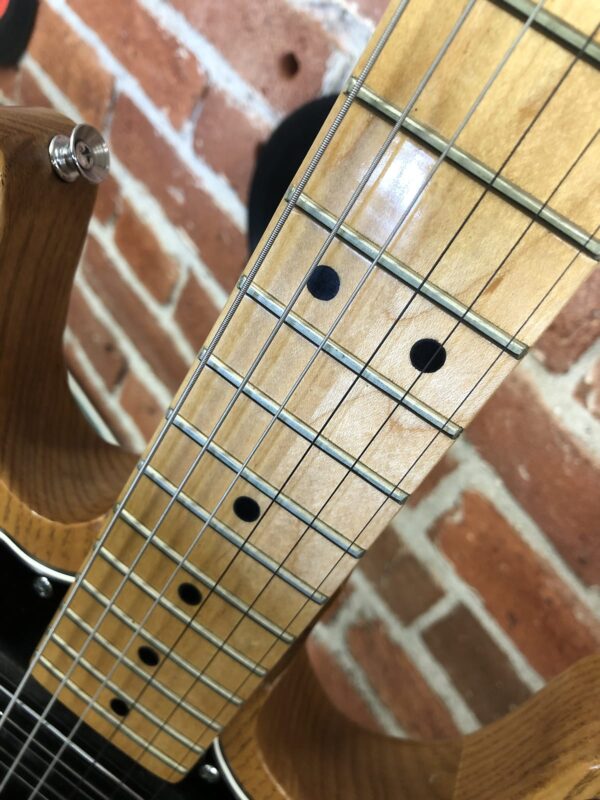 2Peavey T-60 Natural with chainsaw case 1982 Peavey T-60 Natural with chainsaw case 1982