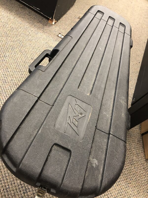 6Peavey T-60 Natural with chainsaw case 1982 Peavey T-60 Natural with chainsaw case 1982