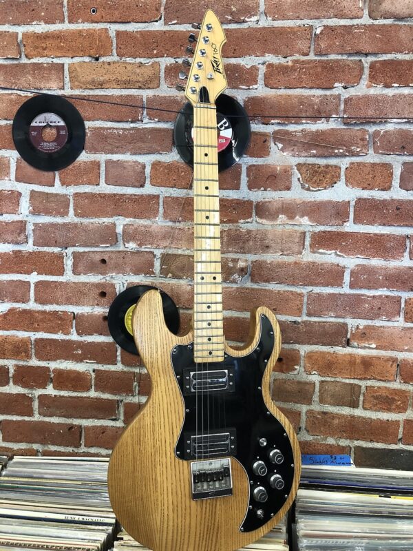 Peavey T-60 Natural with chainsaw case 1982 Peavey T-60 Natural with chainsaw case 1982