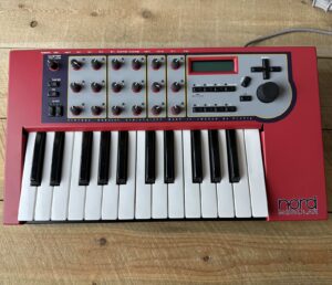 Nord Modular 25-Key Virtual Synthesizer 1997 - 2003 - Red