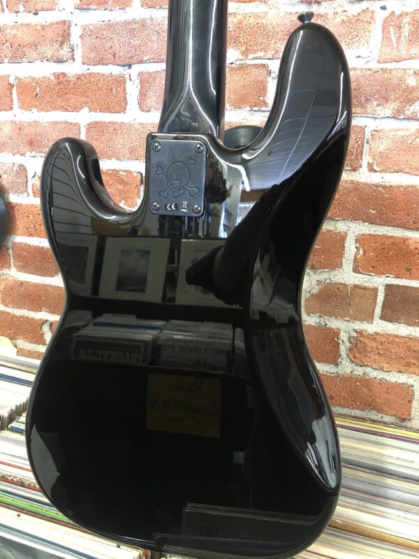 Fender Artist Series Duff McKagan Deluxe Precision Bass