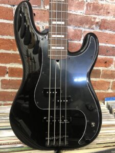 Fender Artist Series Duff McKagan Deluxe Precision Bass